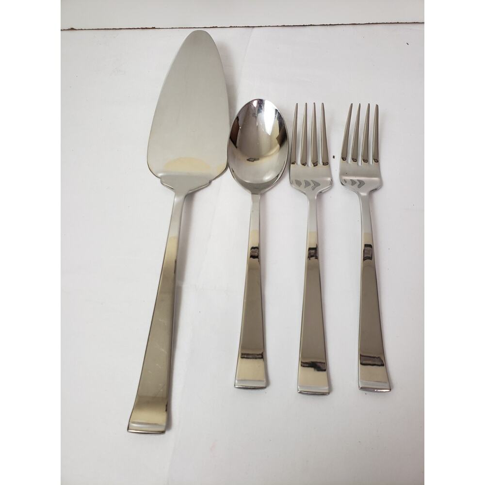 Wallace Flatware Julienne 18/10 China Stainless Pie server Fork & Spoon 4 Piece